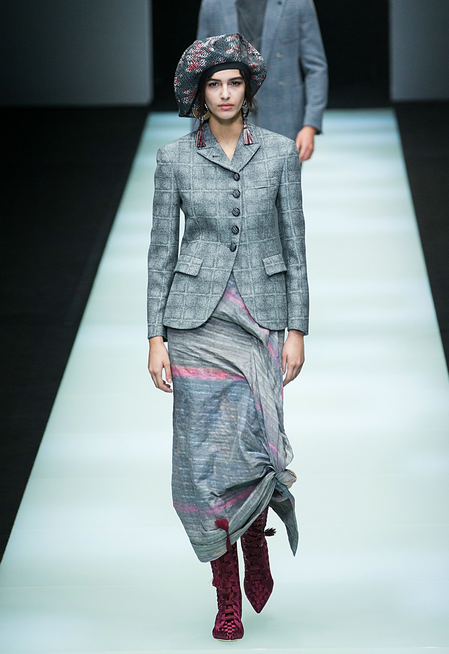 米兰时装周:乔治·阿玛尼发布秋冬女装新品